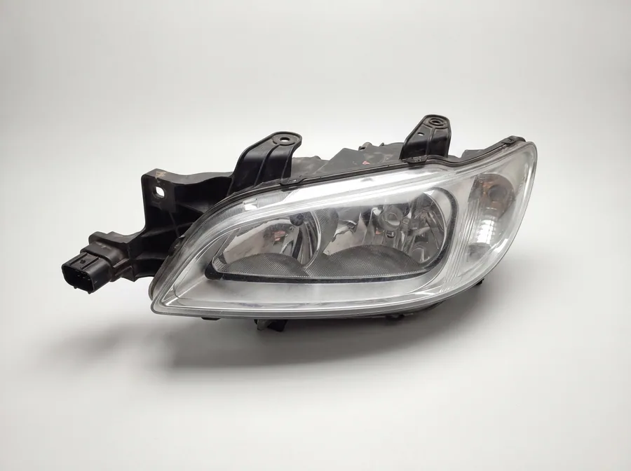 Phare avant droit d’occasion pour Renault Clio IV, verre transparent et platine complète